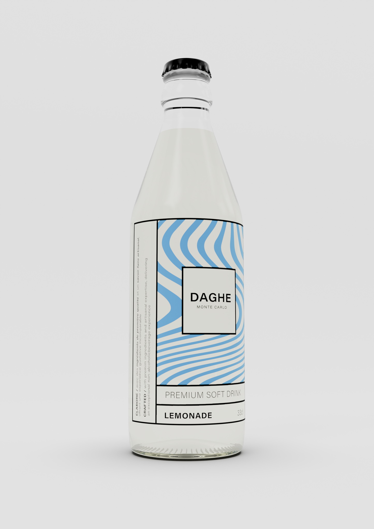 Bouteille de Limonade DAGHE Monte Carlo vue de dos, étiquette bleu affichant le texte « Élaboré avec des ingrédients de première qualité et un savoir-faire artisanal, offrant une expérience gustative incomparable », suivi de la version anglaise.